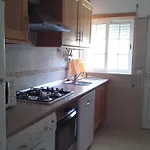 Lovely 1-bedroom In Olhos De Agua דירה *