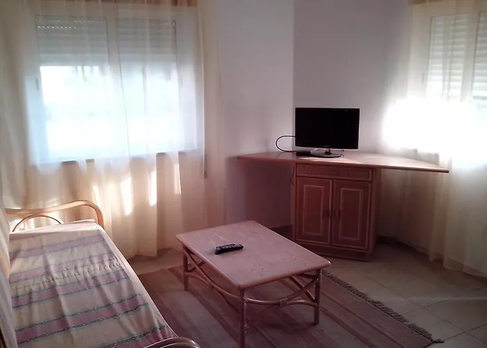 Lovely 1-bedroom In Olhos De Agua Apartamento *