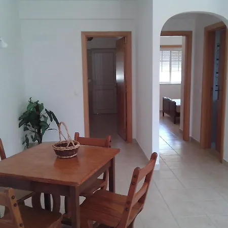 Apartment Lovely 1-bedroom In Olhos De Agua